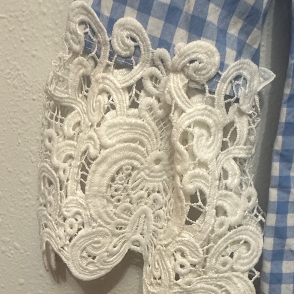 Liz Claiborne Blue Gingham Blouse with White Lace - Picture 4 of 5